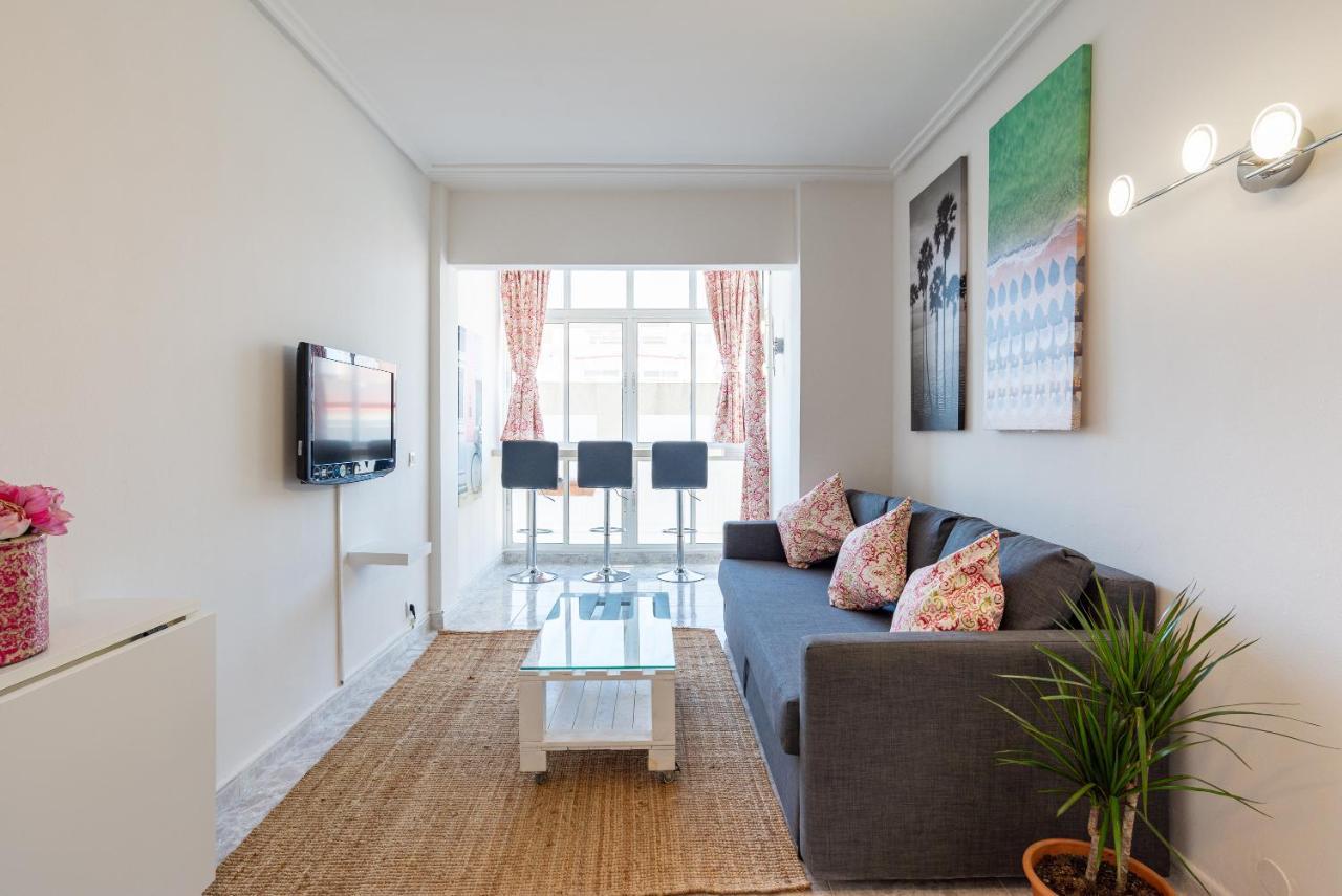Steps Away From The Sand/ Malagueta Apartamento *